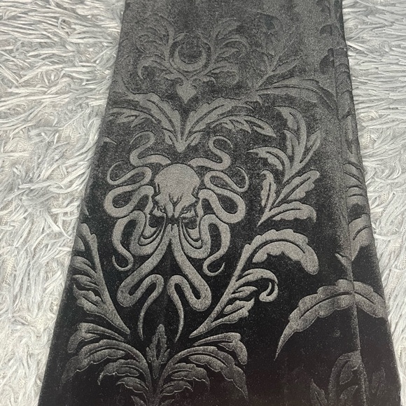 Shein velvety khathulu flared bottom pants - Picture 5 of 5